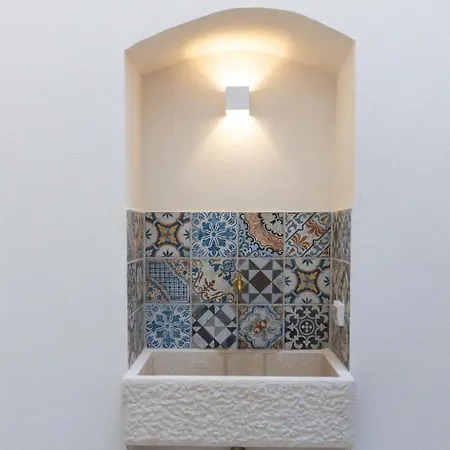 Casa Favi Civico 16 *